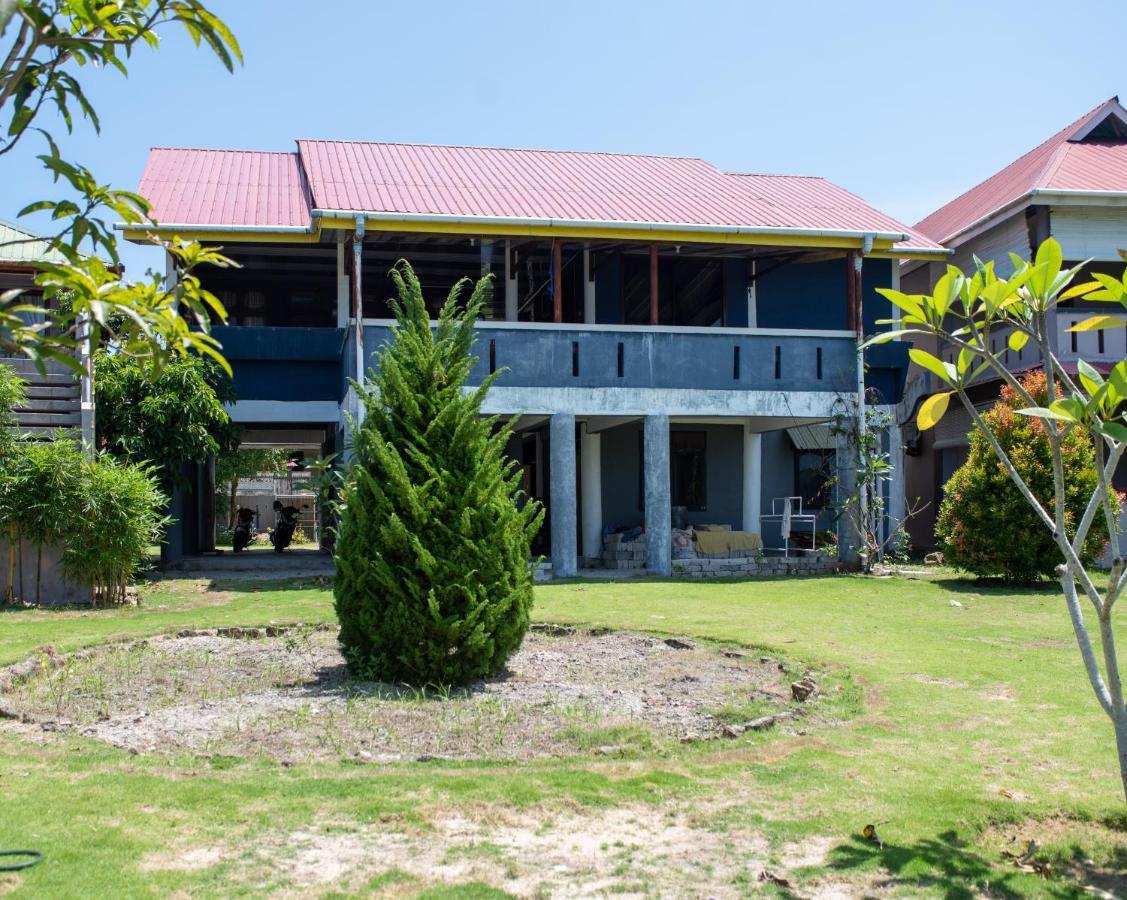 דירות Lagudri Yuni Surf House מראה חיצוני תמונה